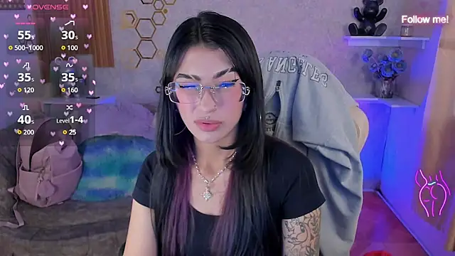 mia smoke  online show from 06/17/26, 02:07