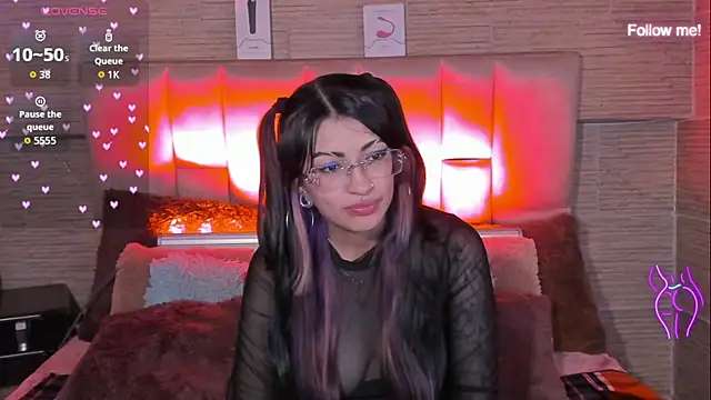 mia smoke  online show from 07/07/26, 07:09