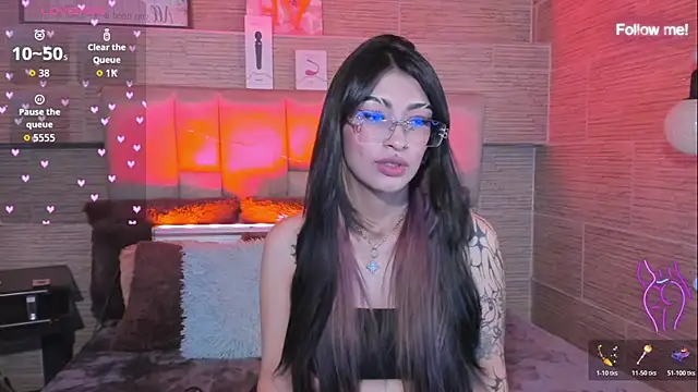 mia smoke  online show from 07/14/26, 10:15