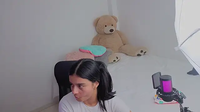 valerihouse  online show from 05/07/26, 12:49