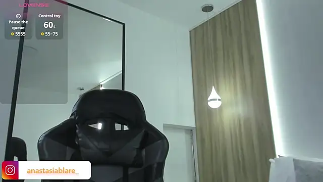 Snapshot of anastasiarouge_ chatting on 05/01/26, 02:10 anastasiarouge online show from 05/01/26, 02:10