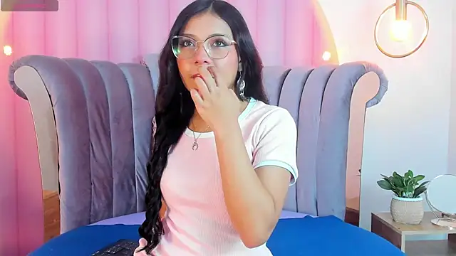Snapshot of babe_vennus chatting on 05/23/26, 01:26 babe vennus online show from 05/23/26, 01:26
