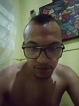 Snapshot of Marciosafado25 chatting on 05/01/26, 12:04 Marciosafado25 online show from 05/01/26, 12:04