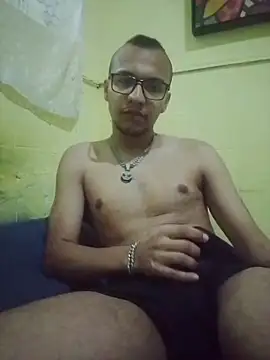 Snapshot of Marciosafado25 chatting on 05/03/26, 10:27 Marciosafado25 online show from 05/03/26, 10:27