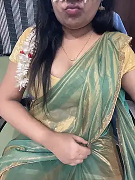 Snapshot of Tamil_Azhagie chatting on 06/21/26, 09:50 Tamil Azhagie online show from 06/21/26, 09:50