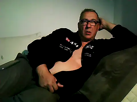 Soloyan online show from 11/12/25, 10:41