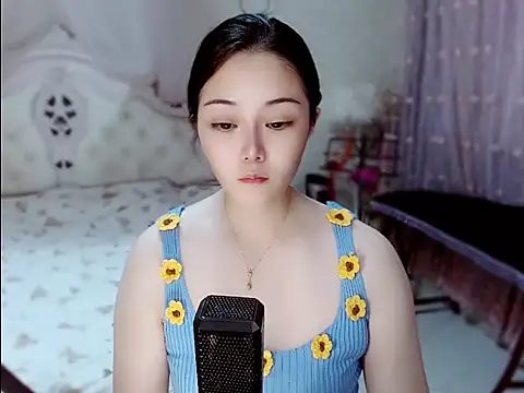 Amy-cnbaby online show from 06/18/26, 01:17