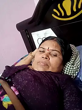 Snapshot of dheepika11 chatting on 05/25/26, 04:51 dheepika11 online show from 05/25/26, 04:51