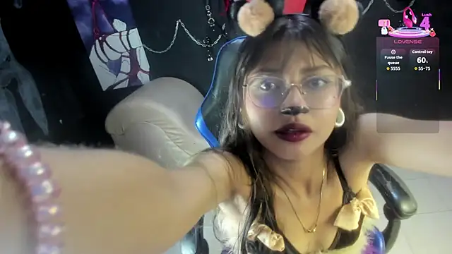 Snapshot of Noa_lau chatting on 06/16/26, 08:11 Noa lau online show from 06/16/26, 08:11