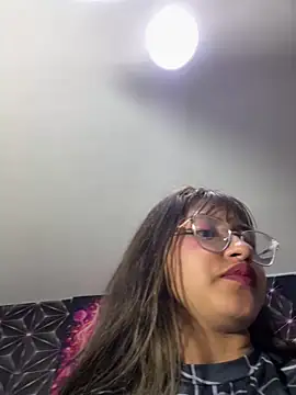 Snapshot of Noa_lau chatting on 07/17/26, 04:08 Noa lau online show from 07/17/26, 04:08