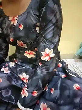 Snapshot of Seema_yadav01 chatting on 05/06/26, 05:03 Seema yadav01 online show from 05/06/26, 05:03