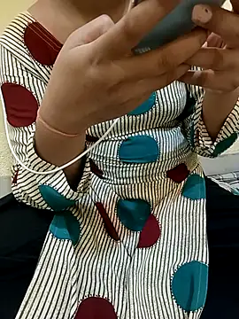 Snapshot of Seema_yadav01 chatting on 06/13/26, 05:16 Seema yadav01 online show from 06/13/26, 05:16