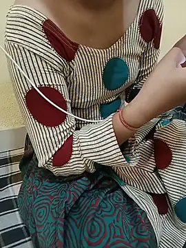 Snapshot of Seema_yadav01 chatting on 06/15/26, 05:31 Seema yadav01 online show from 06/15/26, 05:31