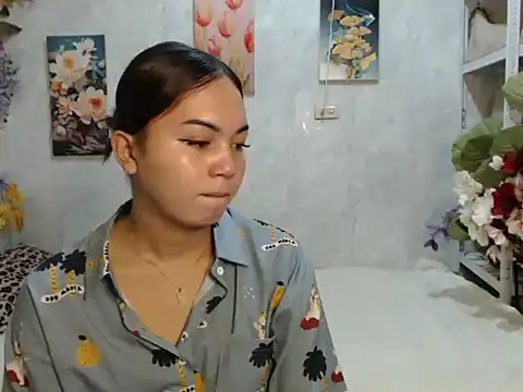 Snapshot of ur_asiankat chatting on 06/24/26, 07:13 ur asiankat online show from 06/24/26, 07:13