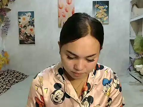 Snapshot of ur_asiankat chatting on 06/26/26, 07:29 ur asiankat online show from 06/26/26, 07:29