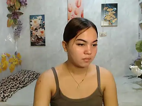 Snapshot of ur_asiankat chatting on 06/27/26, 07:41 ur asiankat online show from 06/27/26, 07:41
