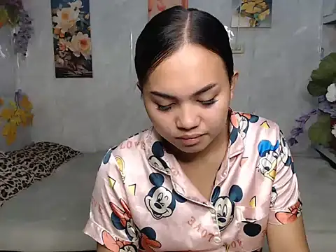 Snapshot of ur_asiankat chatting on 07/17/26, 10:14 ur asiankat online show from 07/17/26, 10:14