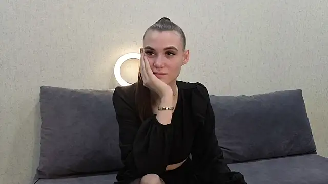 Snapshot of Velvet_violetta chatting on 05/03/26, 07:03 Velvet violetta online show from 05/03/26, 07:03