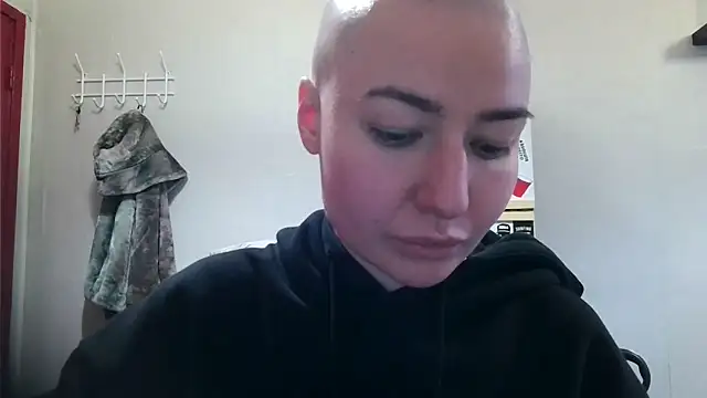 Snapshot of Julia_Bright chatting on 04/30/26, 05:08 Julia Bright online show from 04/30/26, 05:08