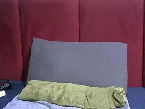 Snapshot of Mel90x chatting on 04/30/26, 02:34 Mel90x online show from 04/30/26, 02:34