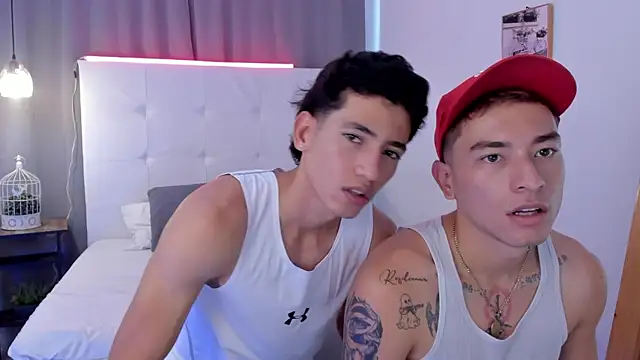 Snapshot of Alejo-and-Thiago chatting on 05/01/26, 03:38 Alejo-and-Thiago online show from 05/01/26, 03:38