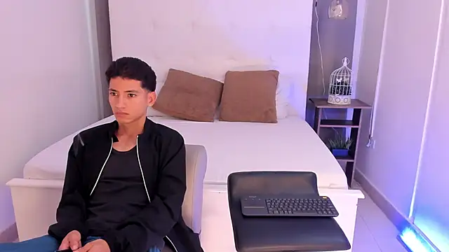 Alejo-and-Thiago online show from 05/19/26, 12:22