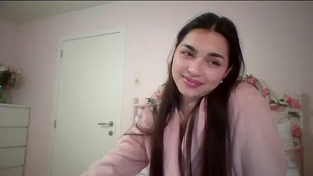 Snapshot of yourbella37 chatting on 05/15/26, 07:43 yourbella37 online show from 05/15/26, 07:43