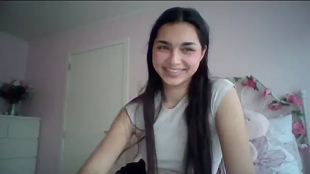 Snapshot of yourbella37 chatting on 05/18/26, 07:09 yourbella37 online show from 05/18/26, 07:09