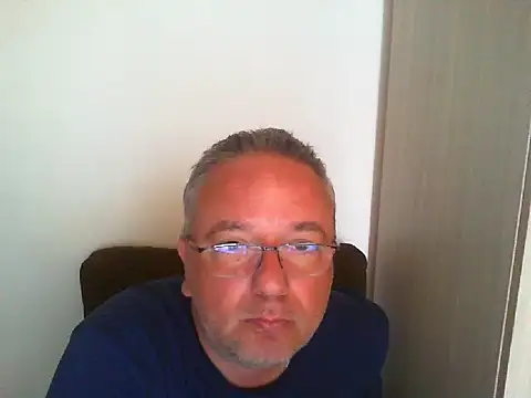 Snapshot of GeorgeCarlo chatting on 05/14/26, 04:47 GeorgeCarlo online show from 05/14/26, 04:47