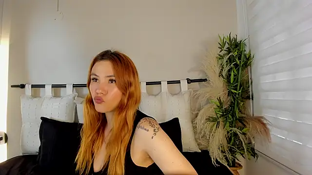Snapshot of _zoe_3 chatting on 05/11/26, 12:22 zoe 3 online show from 05/11/26, 12:22