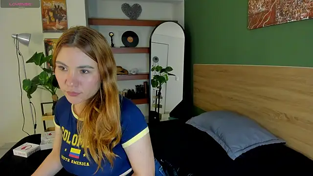 Snapshot of _zoe_3 chatting on 07/12/26, 03:14 zoe 3 online show from 07/12/26, 03:14
