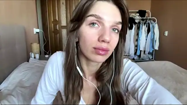 Snapshot of TrishIsaac chatting on 05/28/26, 06:32 TrishIsaac online show from 05/28/26, 06:32