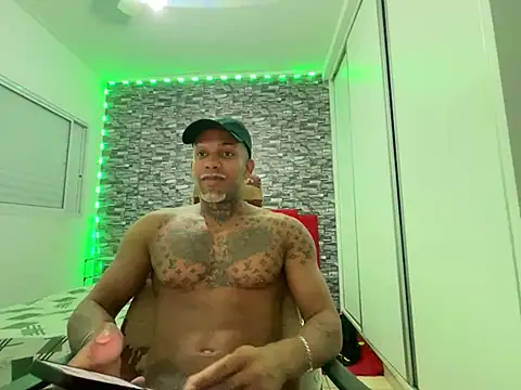 Snapshot of Maxloirinho chatting on 05/03/26, 10:38 Maxloirinho online show from 05/03/26, 10:38
