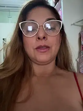 Snapshot of Mariiii_morena chatting on 05/08/26, 11:04 Mariiii morena online show from 05/08/26, 11:04