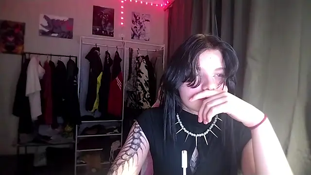 VeIvetLure online show from 05/17/26, 05:09