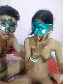 Snapshot of husband_wife_12 chatting on 06/25/26, 06:12 husband wife 12 online show from 06/25/26, 06:12