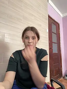 Blossom Emily online show from 05/05/26, 06:32
