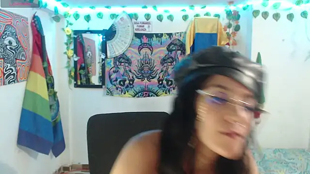 Snapshot of bastethott chatting on 05/06/26, 07:24 bastethott online show from 05/06/26, 07:24