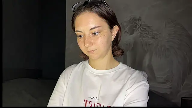 Snapshot of Amalia_Lambert_13 chatting on 06/30/26, 08:21 Amalia Lambert 13 online show from 06/30/26, 08:21