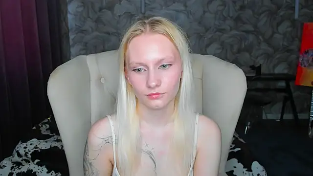 Snapshot of Elizabeth_Adams chatting on 05/02/26, 05:12 Elizabeth Adams online show from 05/02/26, 05:12