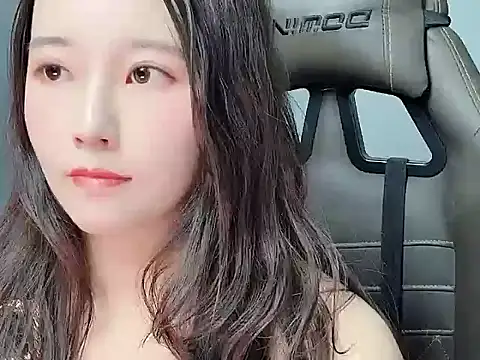 Snapshot of Wenwen8 chatting on 05/04/26, 11:17 Wenwen8 online show from 05/04/26, 11:17
