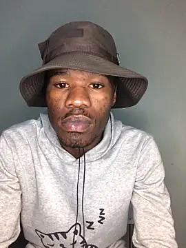 Snapshot of thandolezwe1 chatting on 05/06/26, 04:23 thandolezwe1 online show from 05/06/26, 04:23