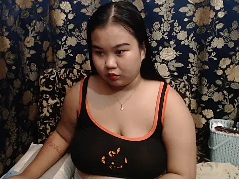 Snapshot of hotchickgirl chatting on 07/11/26, 09:01 hotchickgirl online show from 07/11/26, 09:01