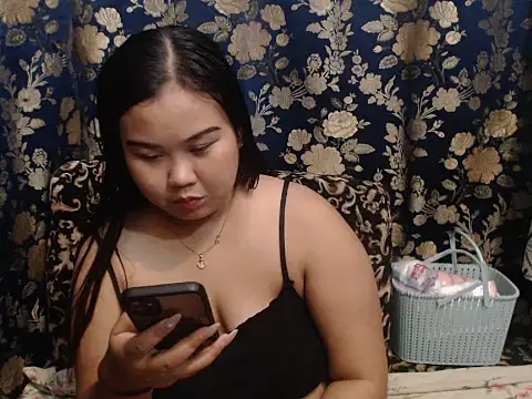 Snapshot of hotchickgirl chatting on 07/13/26, 12:30 hotchickgirl online show from 07/13/26, 12:30