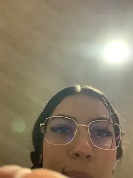Snapshot of Julieth_ec chatting on 06/04/26, 12:11 Julieth ec online show from 06/04/26, 12:11
