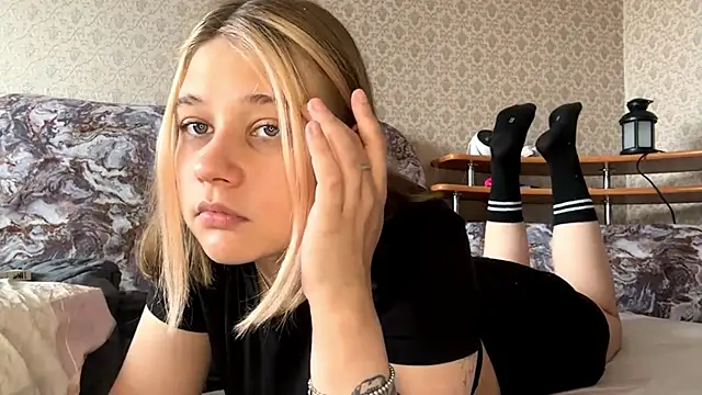Snapshot of HildeConery chatting on 05/17/26, 06:22 HildeConery online show from 05/17/26, 06:22