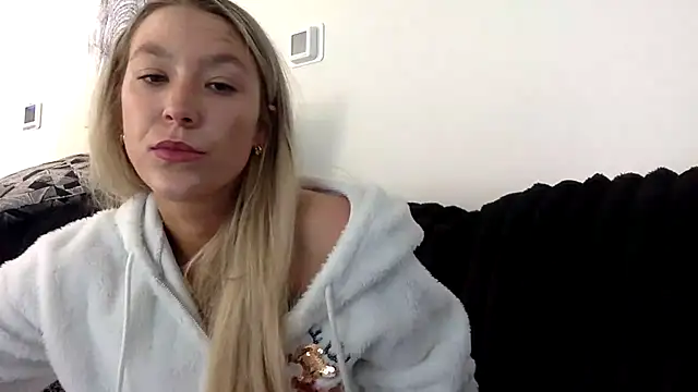 Snapshot of Misss_alyssaaa chatting on 05/06/26, 03:28 Misss alyssaaa online show from 05/06/26, 03:28