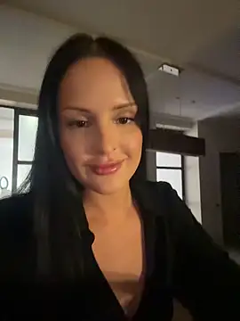 Evaryn online show from 05/31/26, 10:11