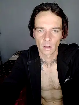 Snapshot of Karl004 chatting on 05/02/26, 01:27 Karl004 online show from 05/02/26, 01:27