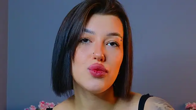 ScarlettYohann online show from 05/07/26, 04:01